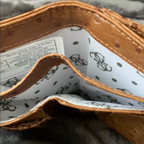 Guess (2) - Picture 3 of 6